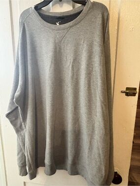 Men's Light Gray Crewneck Sweatshirt - Comfortable Everyday Pullover